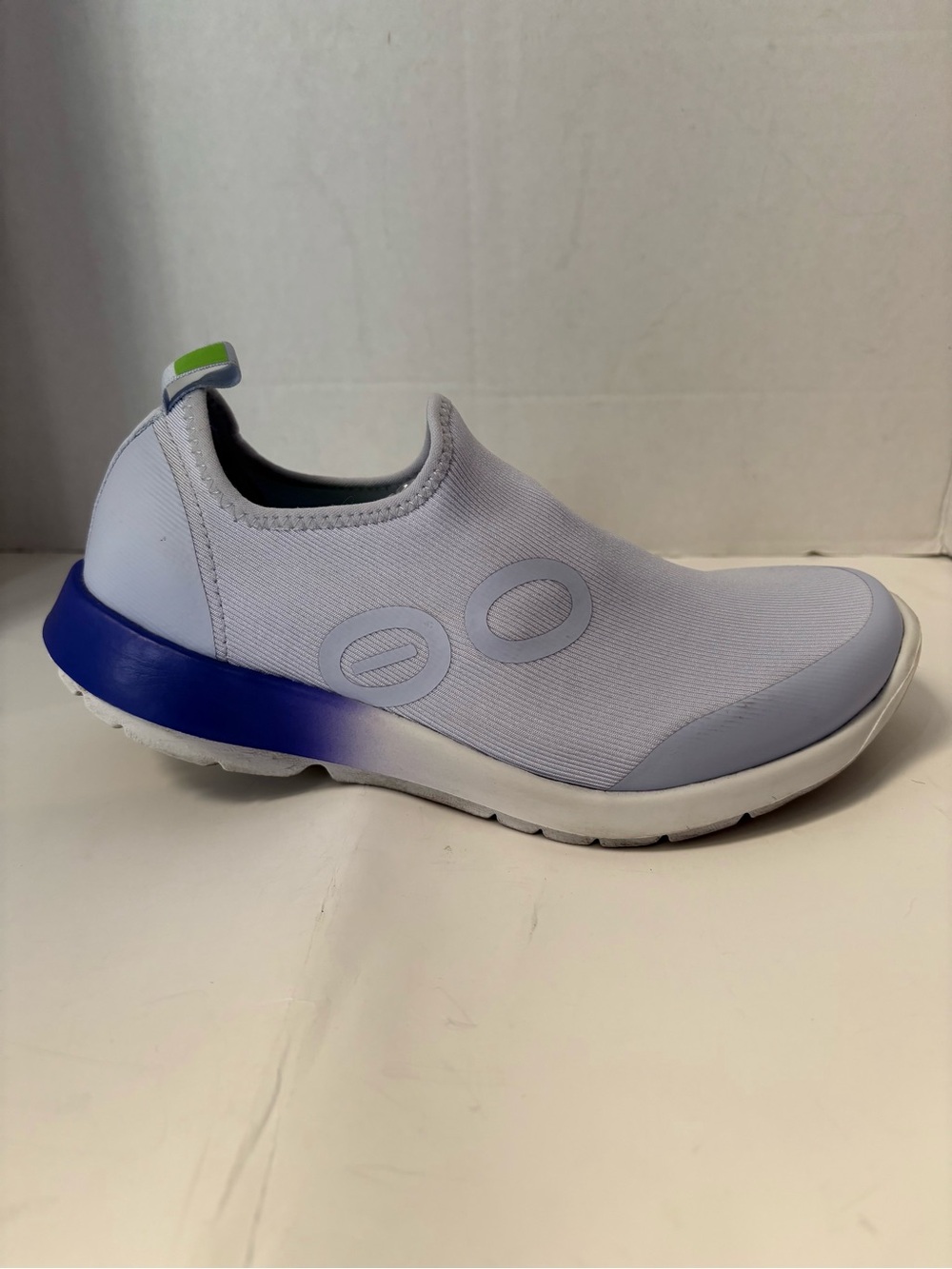OOFOS OOmg Low Women’s Size 7.5 Lavender Purple Slip-On Recovery Shoes